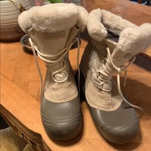 Winter white Columbia winter boots never worn